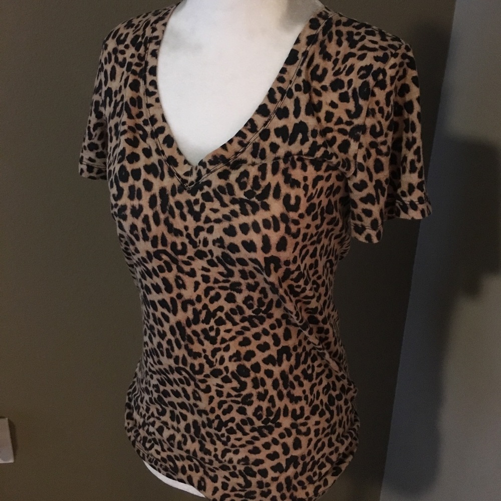 Victoria’s Secret PINK Leopard Print V Neck Tee